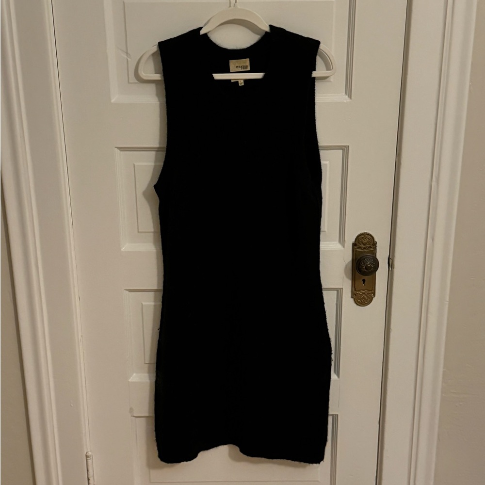 Aritzia black sleeveless sweater dress